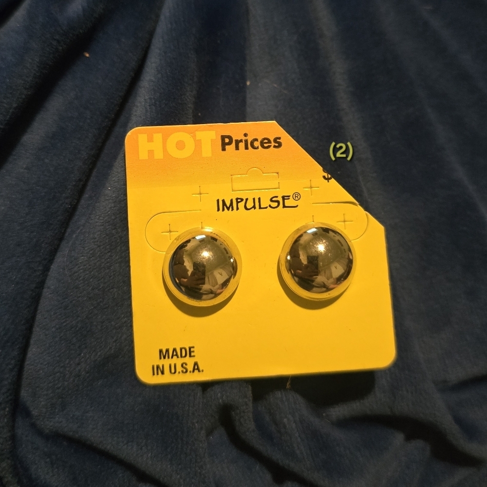 Impulse | Round Silver Button Earrings